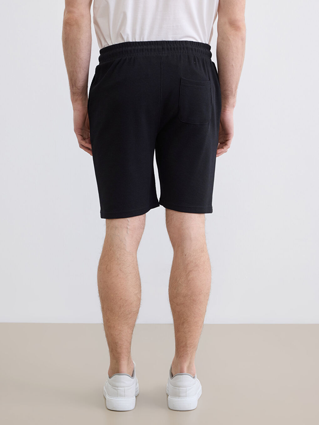 Siyah Standart Kalıp Erkek Şort-3