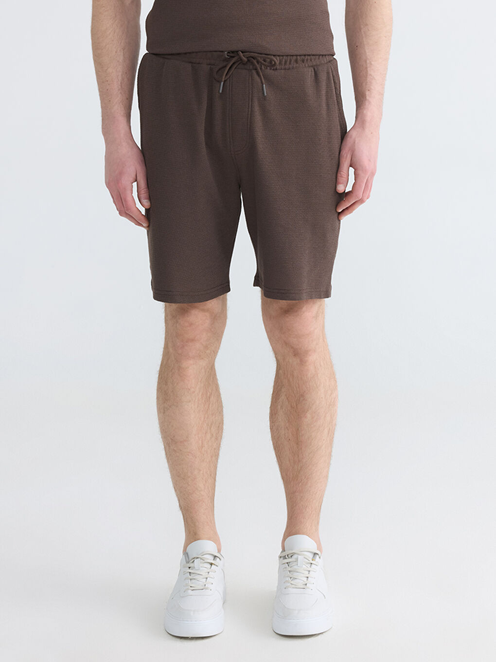 Kahverengi Standart Kalıp Erkek Şort-1