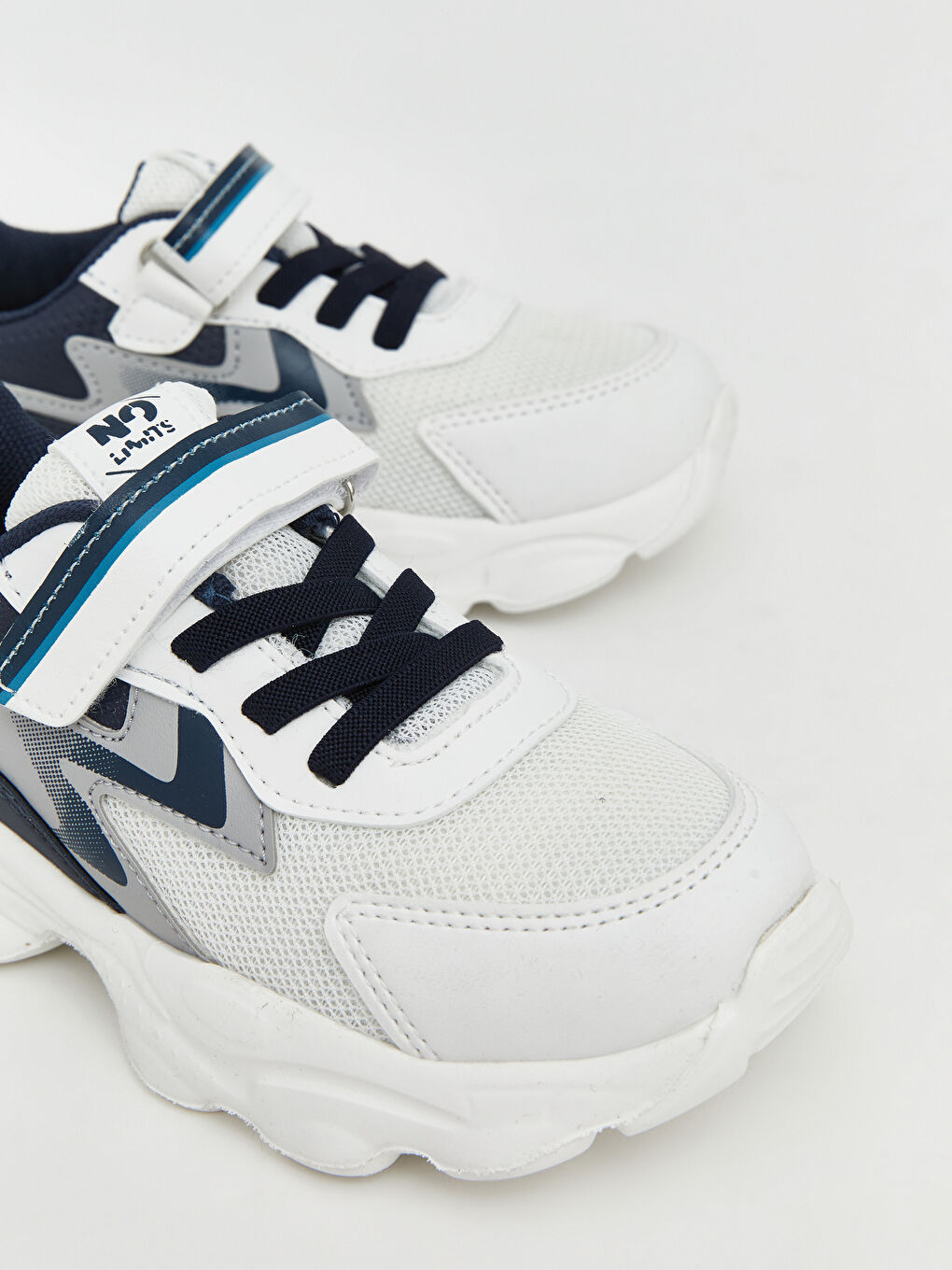 Beyaz Bağcık ve Cırt Cırtlı Erkek Bebek Spor Ayakkabı-2