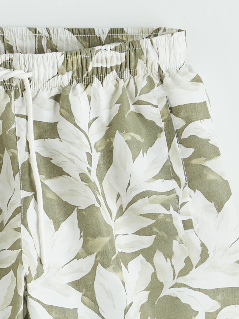 Yeşil Kısa Boy Yaprak Desenli Erkek Deniz Şortu-6