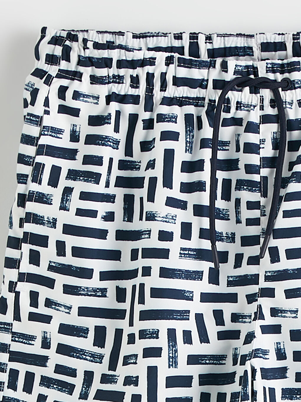 Lacivert Diz Hizası Boy Desenli Erkek Deniz Şortu-1