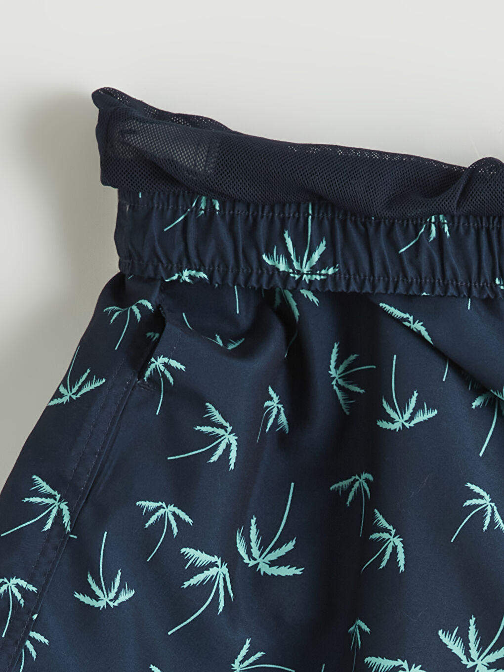 ნაკერიანი მამაკაცის საცურაო შორტები-5