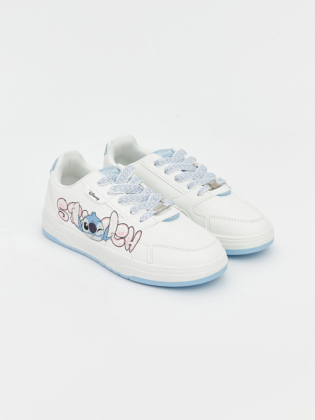 أحذية رياضية أبيض فتاة