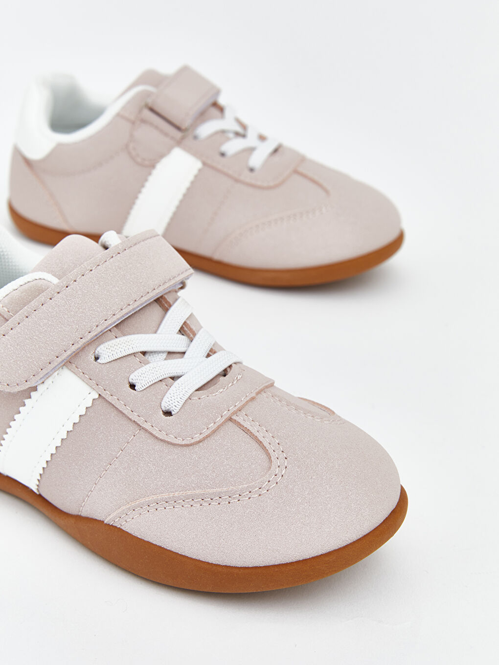 Adidași pentru fetițe cu șireturi și velcro.-2