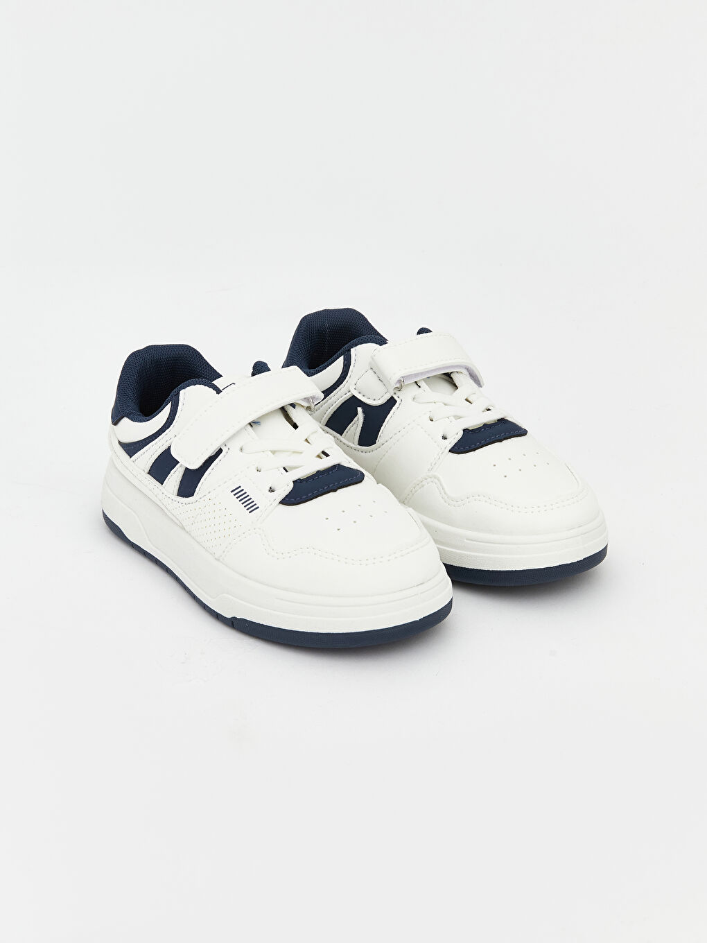 Baby boy sneakers with laces and velcro.