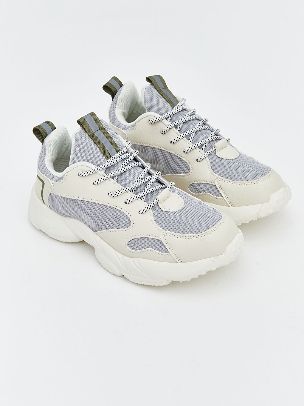 Lace-up sneakers for boys.