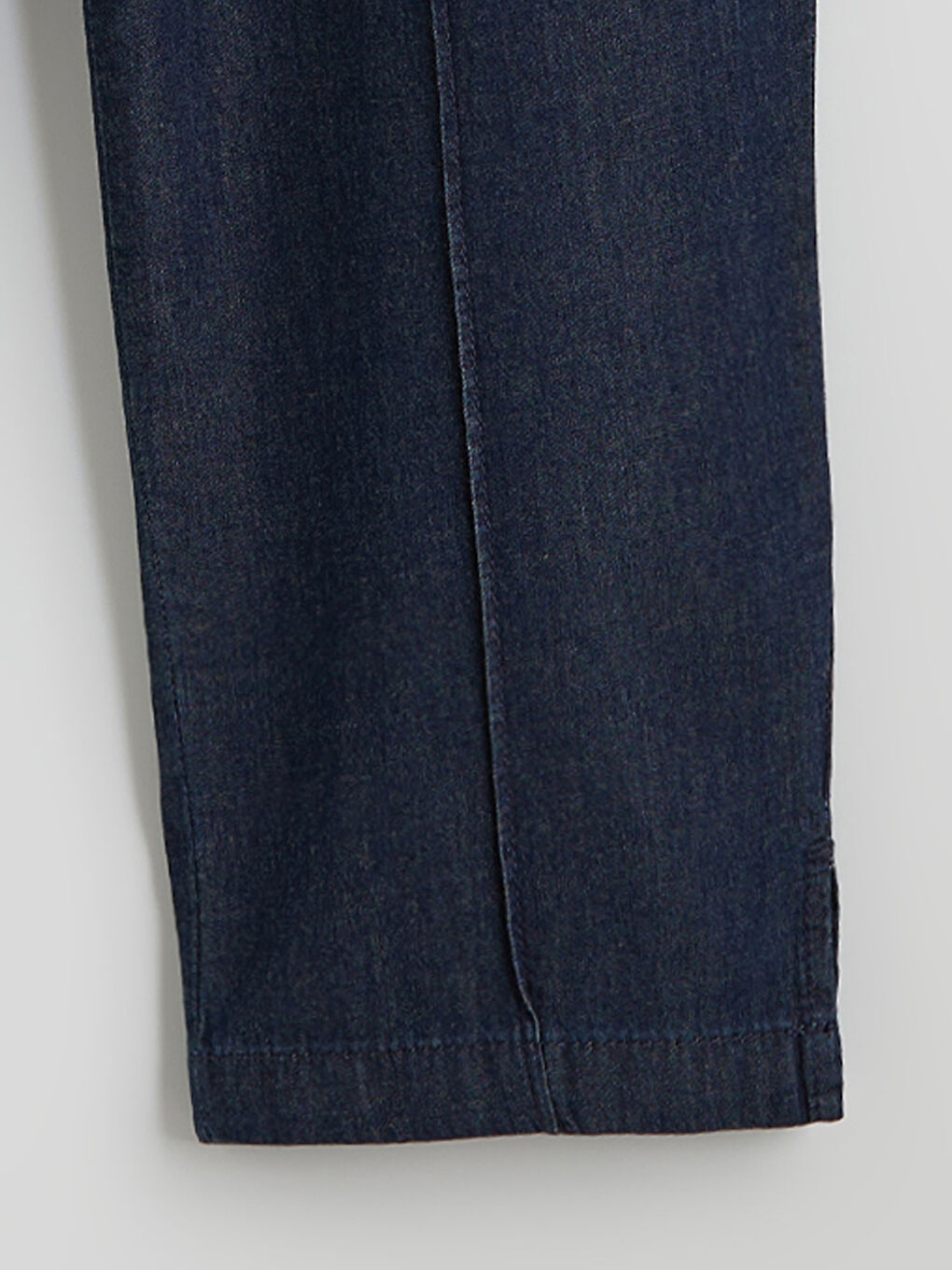 Elastic Waist Straight Fit Women's Jeans-5