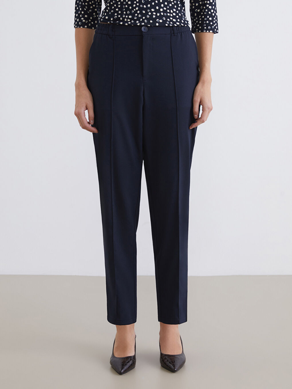 Lacivert Beli Lastikli Dikiş Detaylı Kadın Pantolon-1
