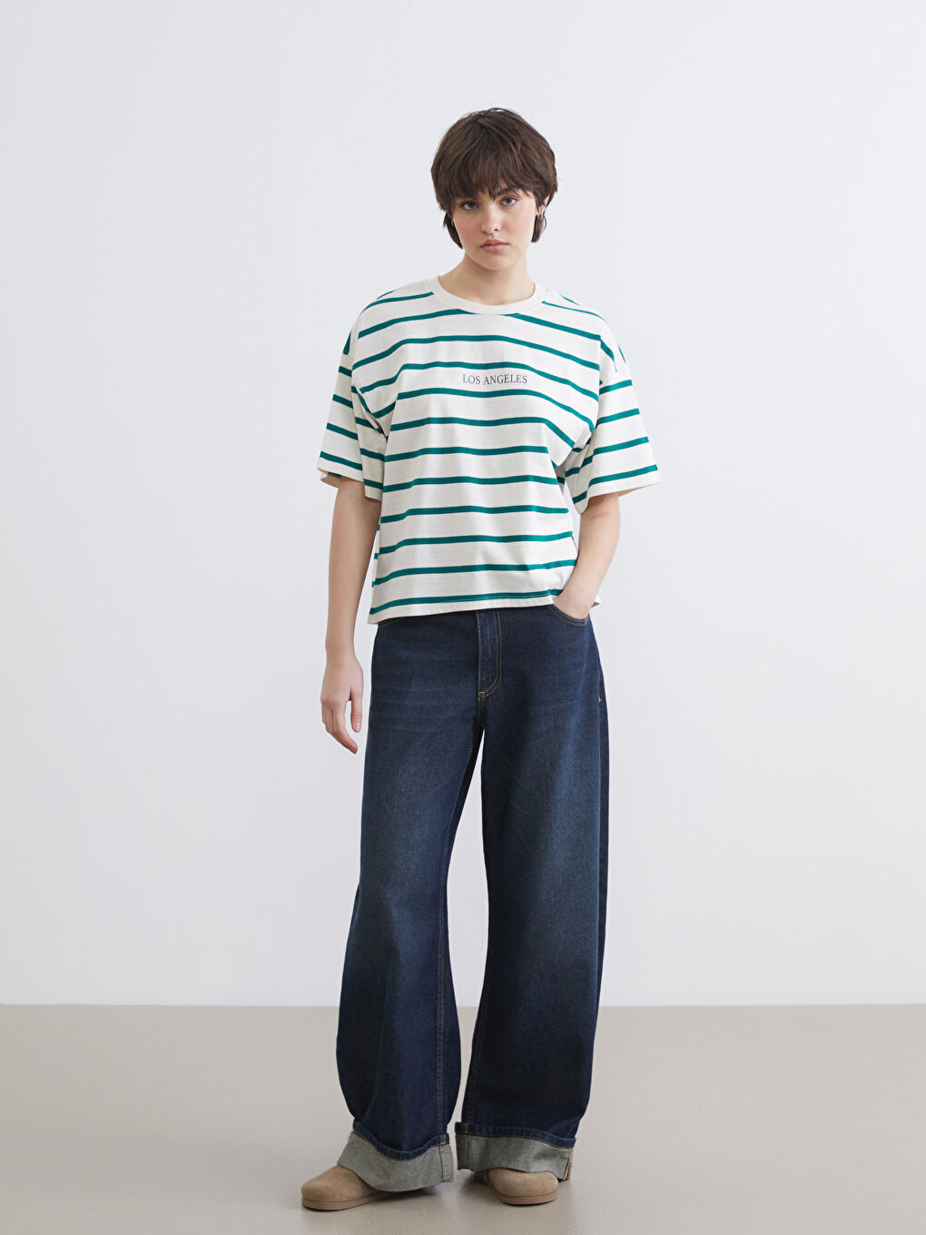 Κοντομάνικο Ριγέ Μπλουζάκι με Στρογγυλή Λαιμόκοψη για γυναίκες Oversize-1