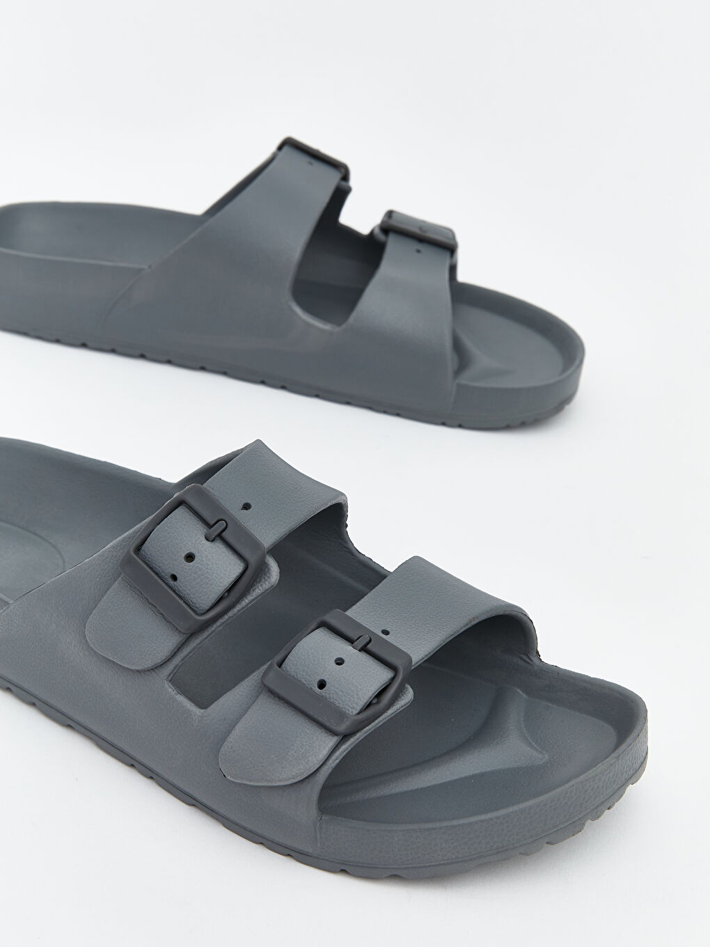 نەعلی دوو قاچی پیاوانە-2