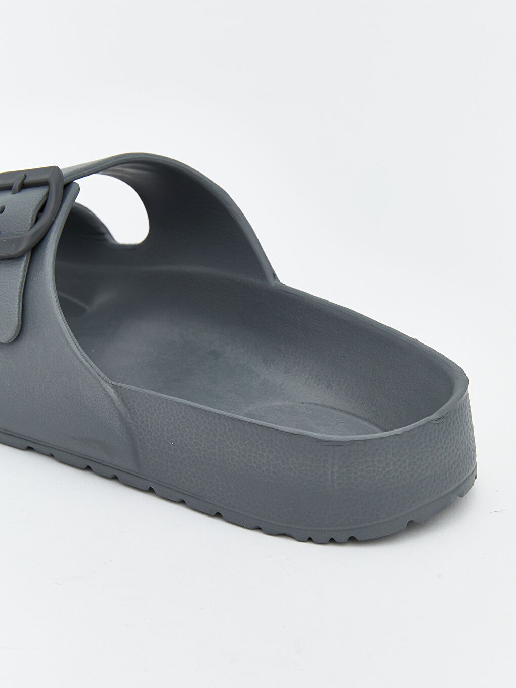 نەعلی دوو قاچی پیاوانە-4