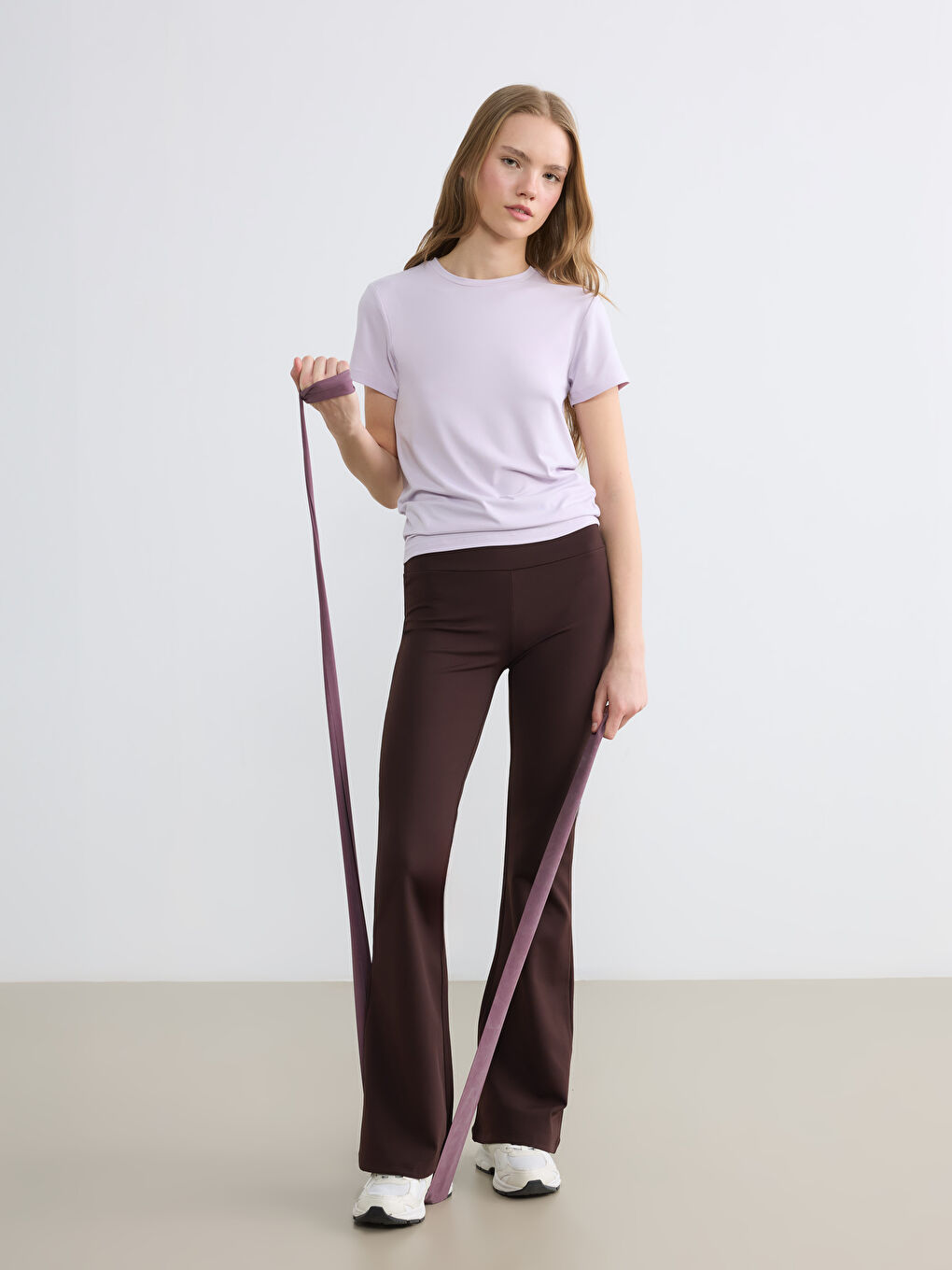 ქალთა სპორტული მაისური, მრგვალი საყელოთი-1