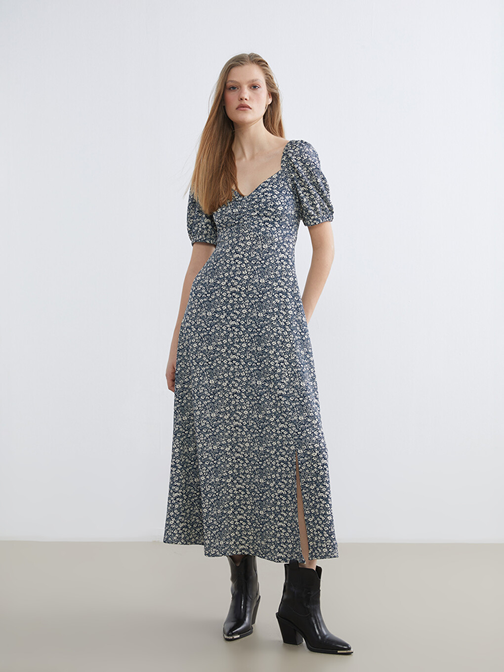 Robe Froncée À Encolure Cœur À Manches Bouffantes Florale