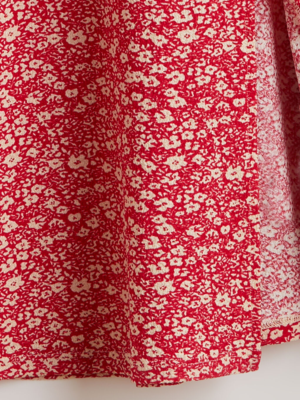 Heart Neckline Floral Dress with Balloon Sleeves and Ruching.-5