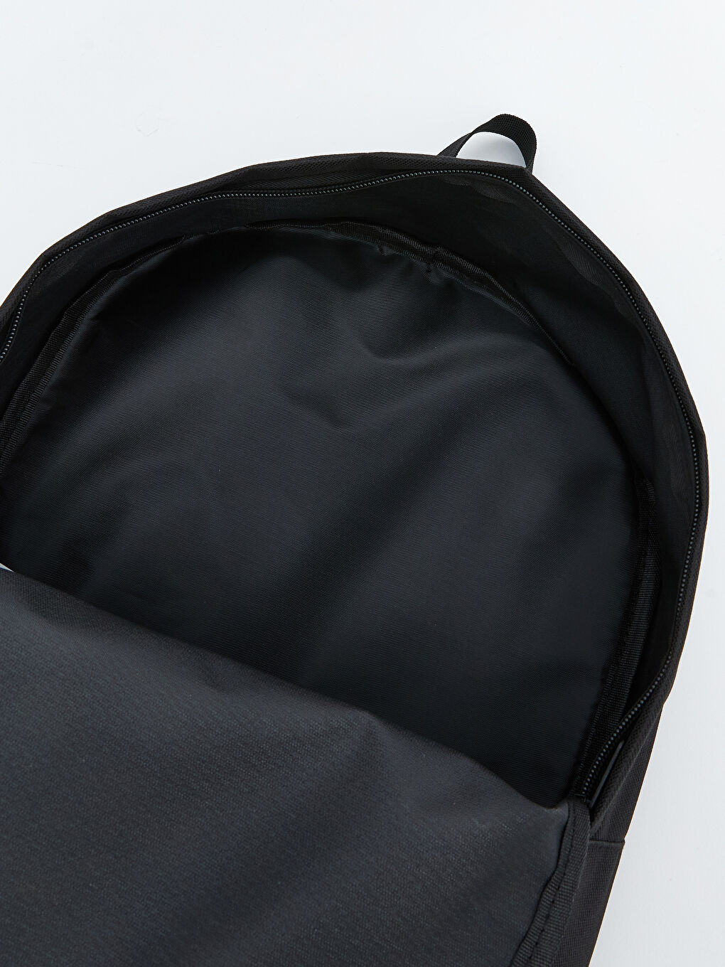 جانتای پشتەوە ڕه‌ش ژن-3