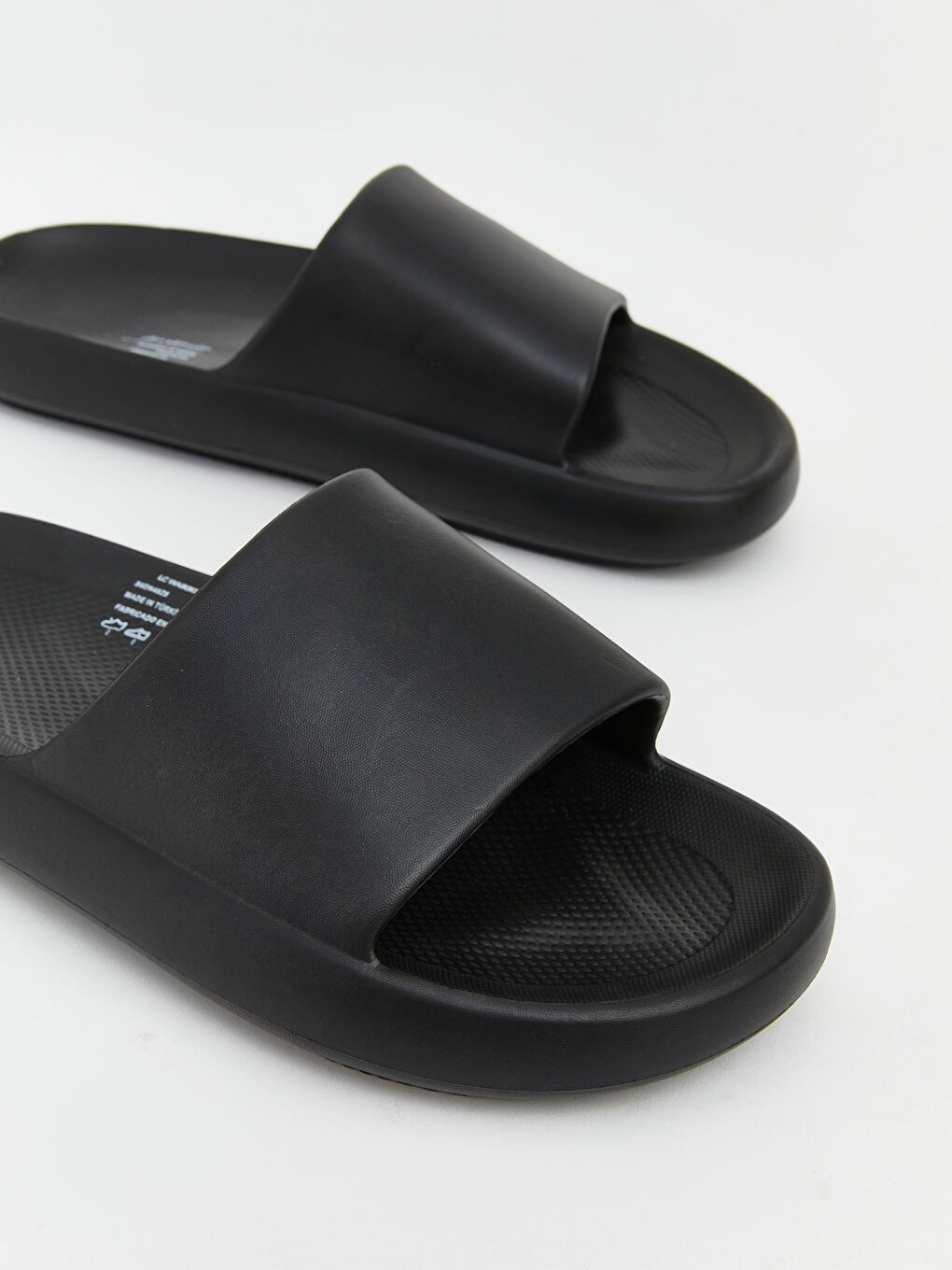 Siyah Tek Bantlı Erkek Terlik-1