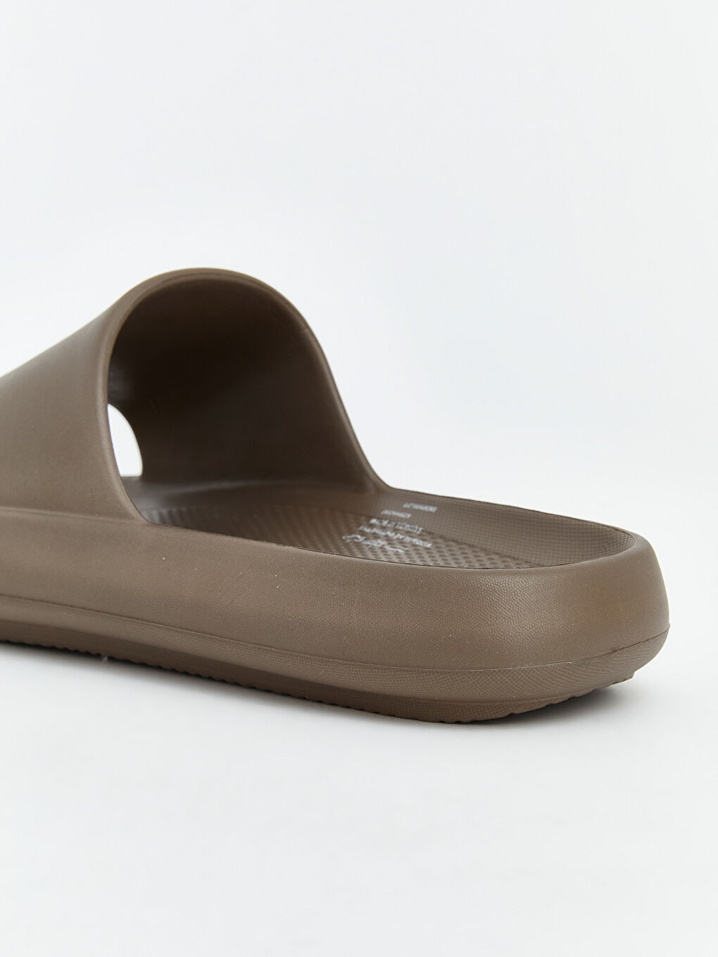 Kahverengi Tek Bantlı Erkek Terlik-4