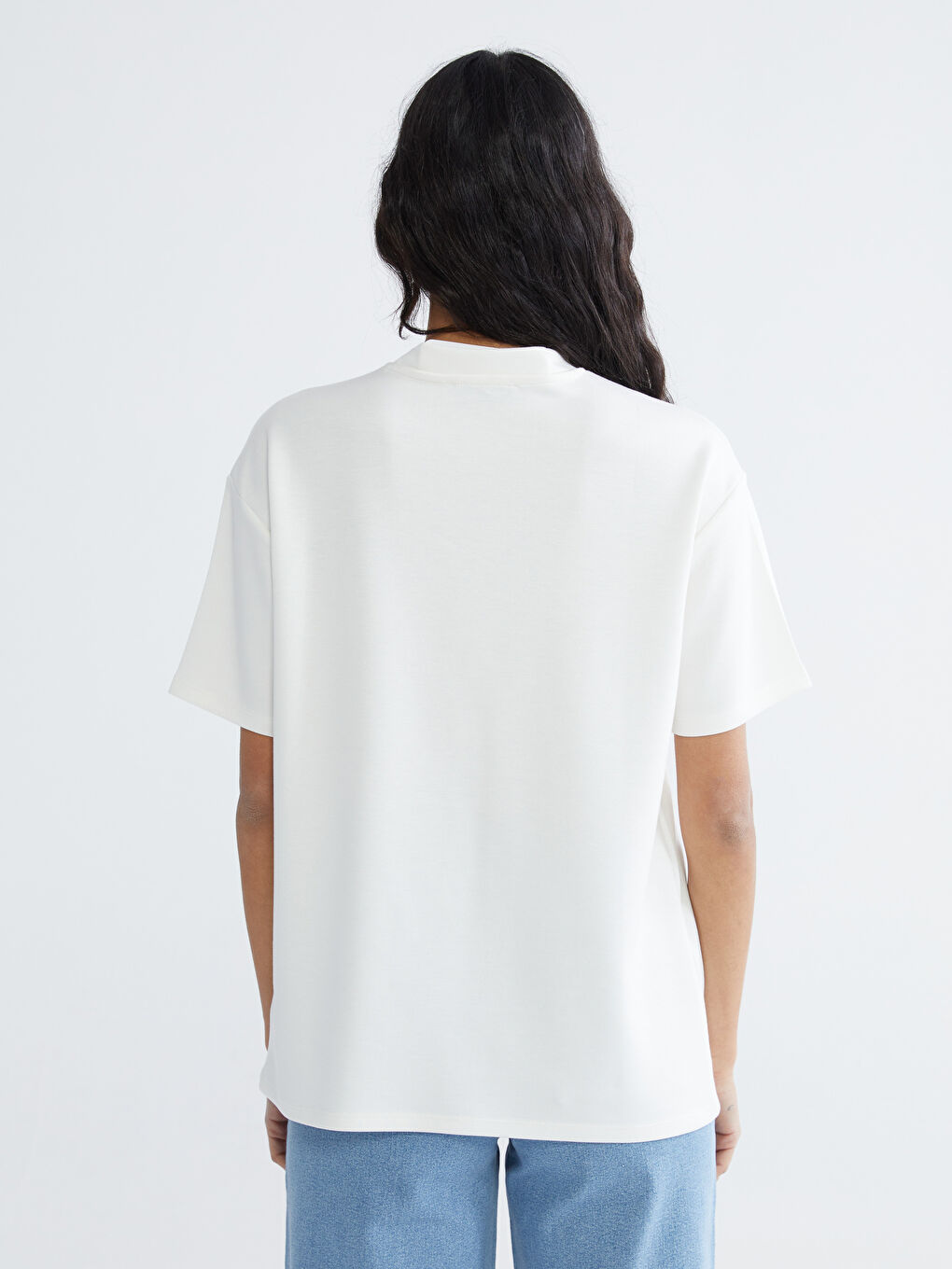 მაღალი ყელიანი ბეჭდური ქალის მაისური-3