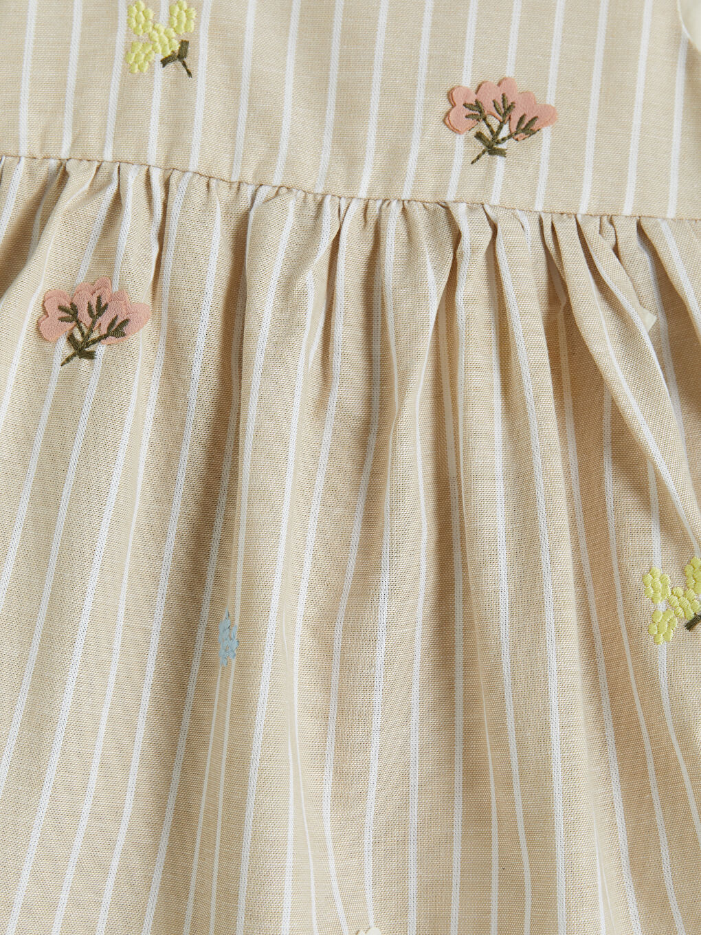 Ekru Kare Yaka Çizgili Nakışlı Kız Bebek Elbise-2