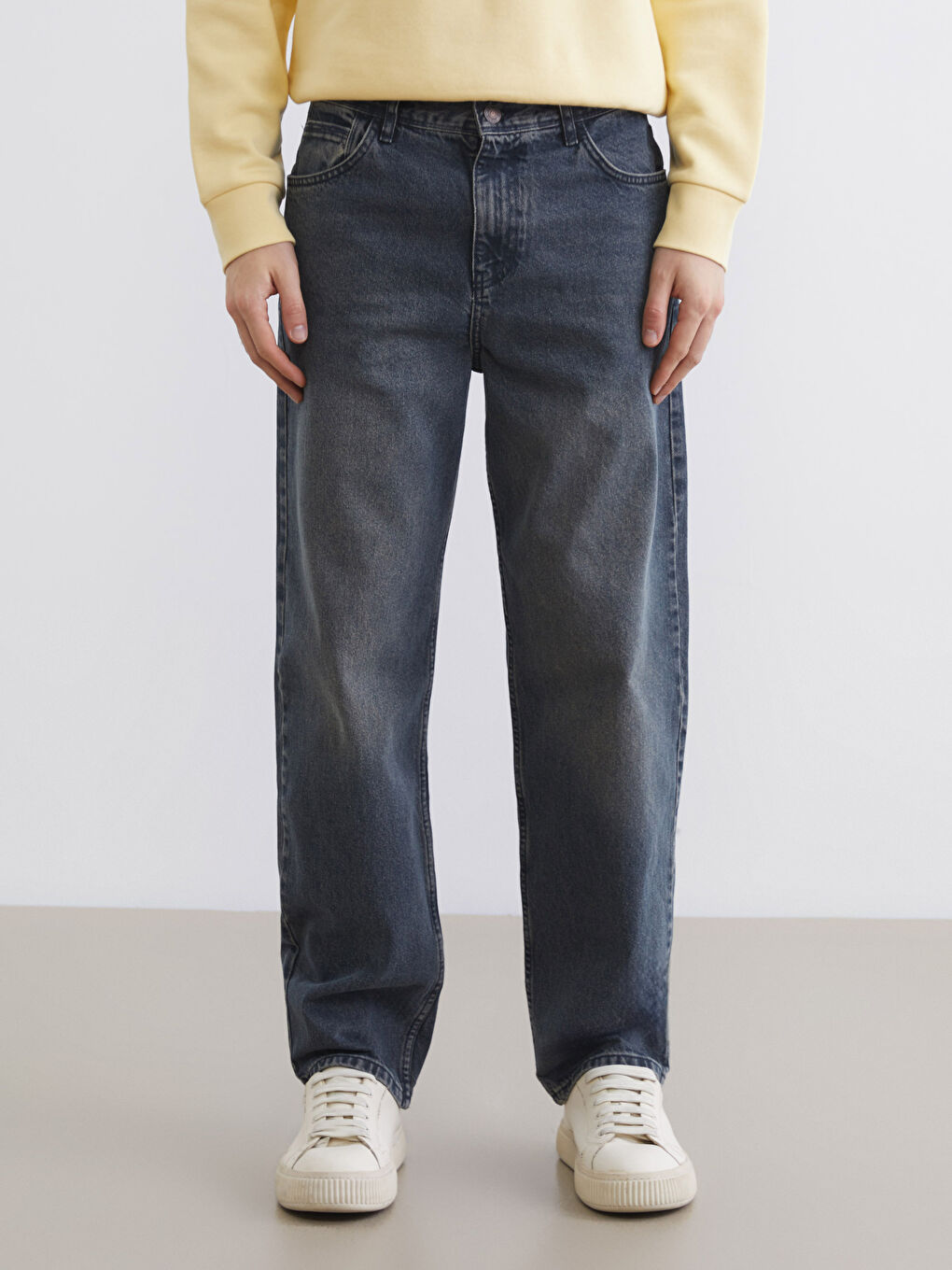 بنطلون جينز رجالي واسع موديل 745-1