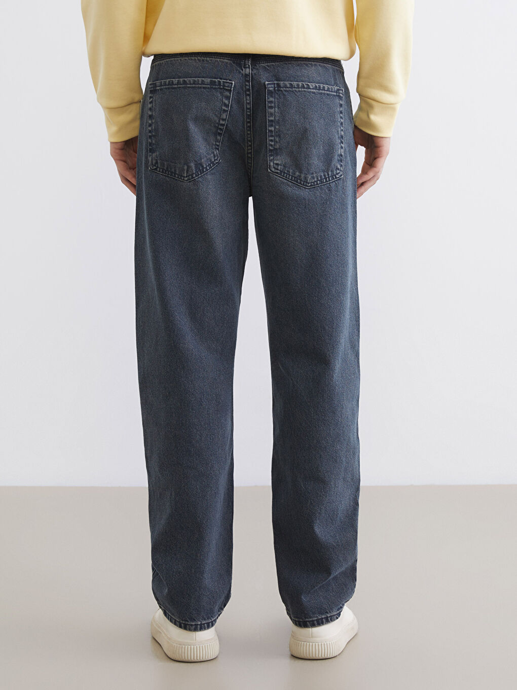 بنطلون جينز رجالي واسع موديل 745-3