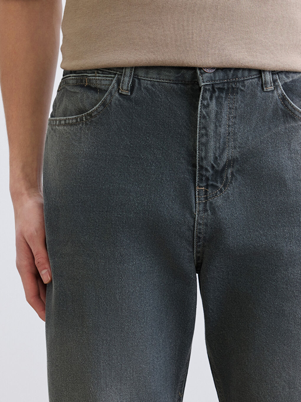 Men's Loose Fit Jeans-2