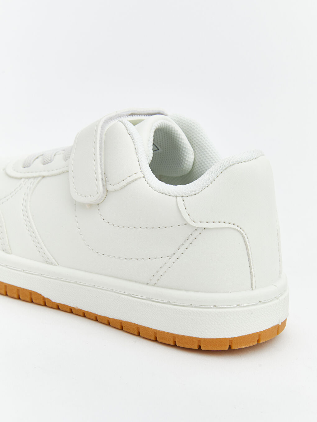 پێڵاوی وەرزشی سپی کوڕی ساوا-4