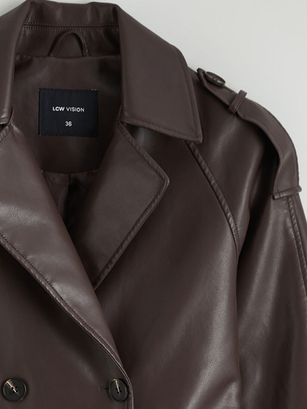 Kahverengi Kruvaze Yaka Deri Görünümlü Kadın Trençkot-6