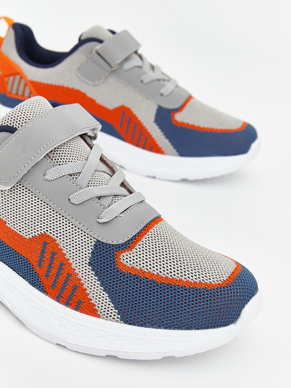 Gri Bağcık ve Cırt Cırtlı Erkek Çocuk Spor Ayakkabı-2