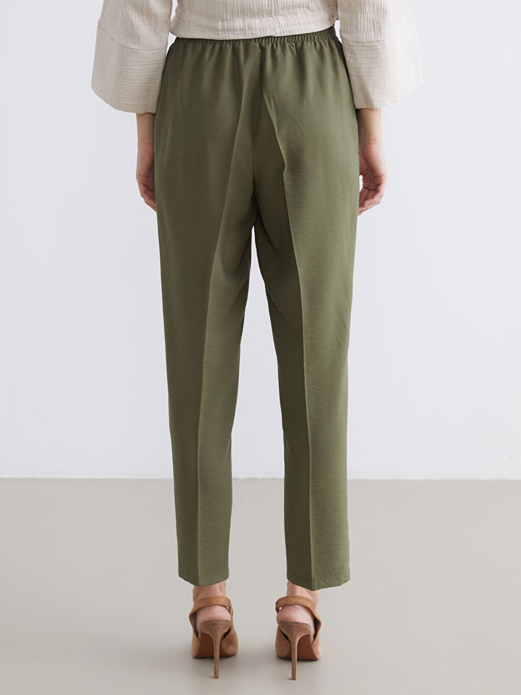 TAMNO ŽUTA Pantalone Žena-3