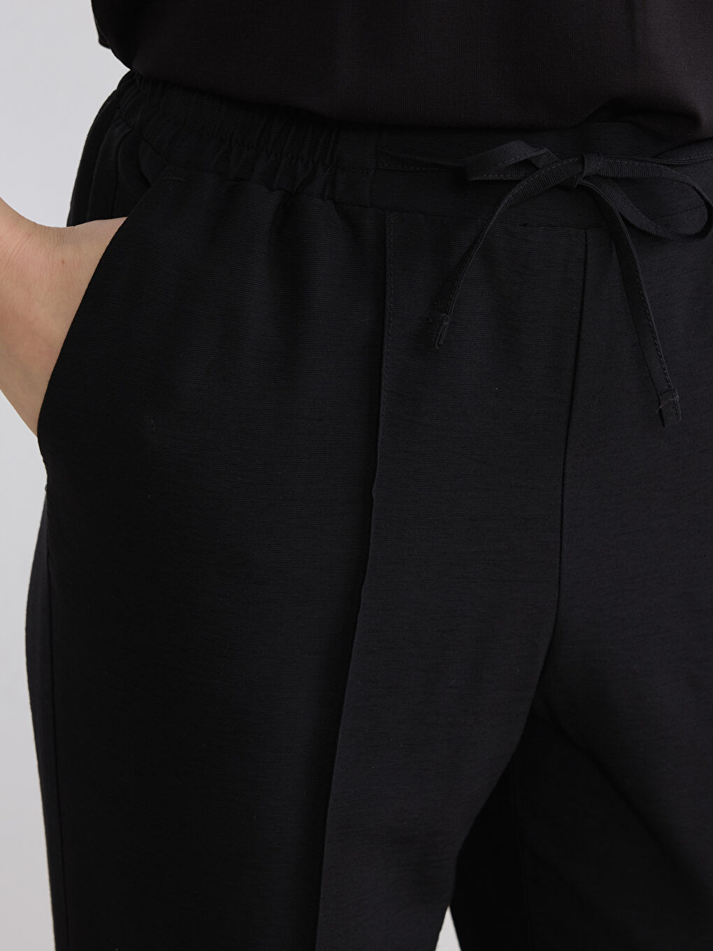 CRNA Pantalone Žena-2