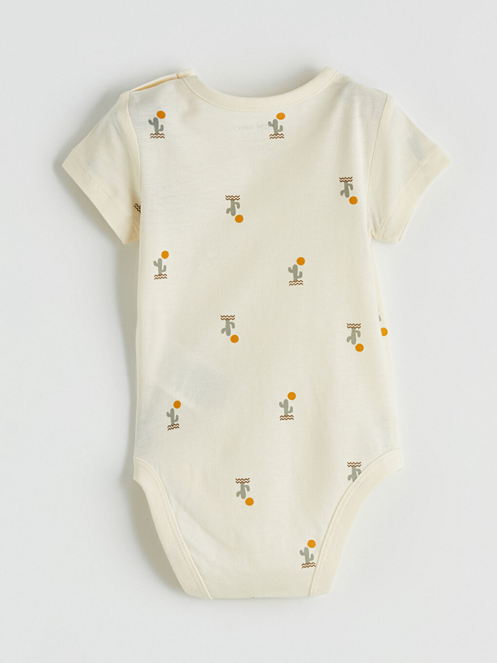 Ekru Bisiklet Yaka Desenli Erkek Bebek Çıtçıtlı Body-1