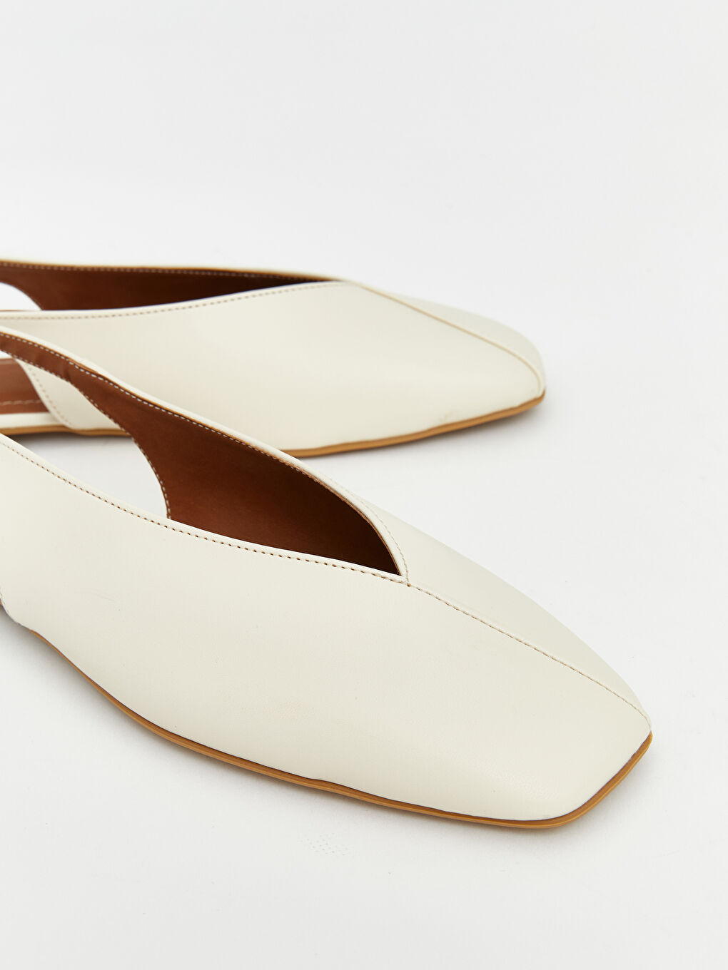 Ekru Kare Burunlu Kadın Babet-2