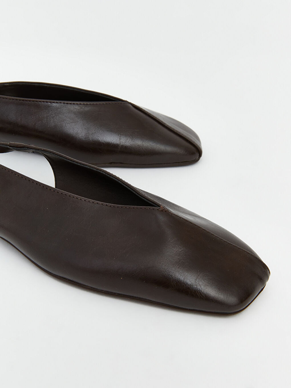 Kahverengi Kare Burunlu Kadın Babet-2