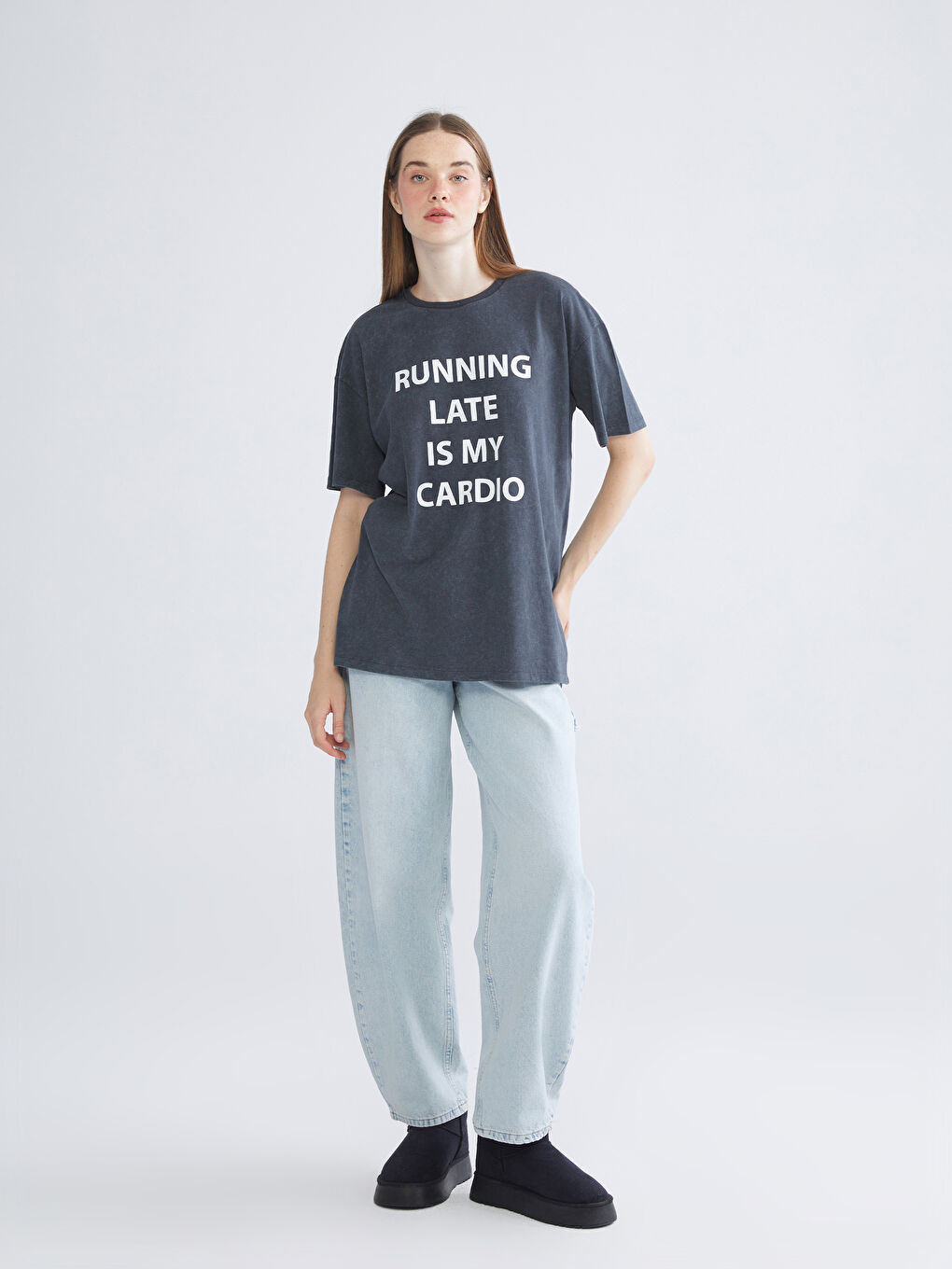 Antrasit Bisiklet Yaka Baskılı Kadın Tişört-1