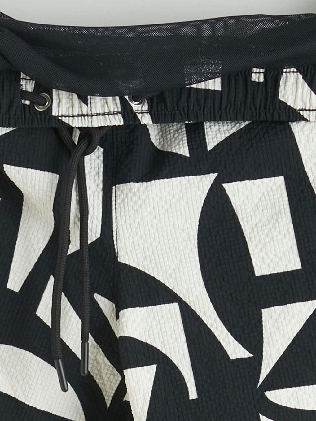 Siyah Kısa Boy Desenli Erkek Deniz Şortu-2