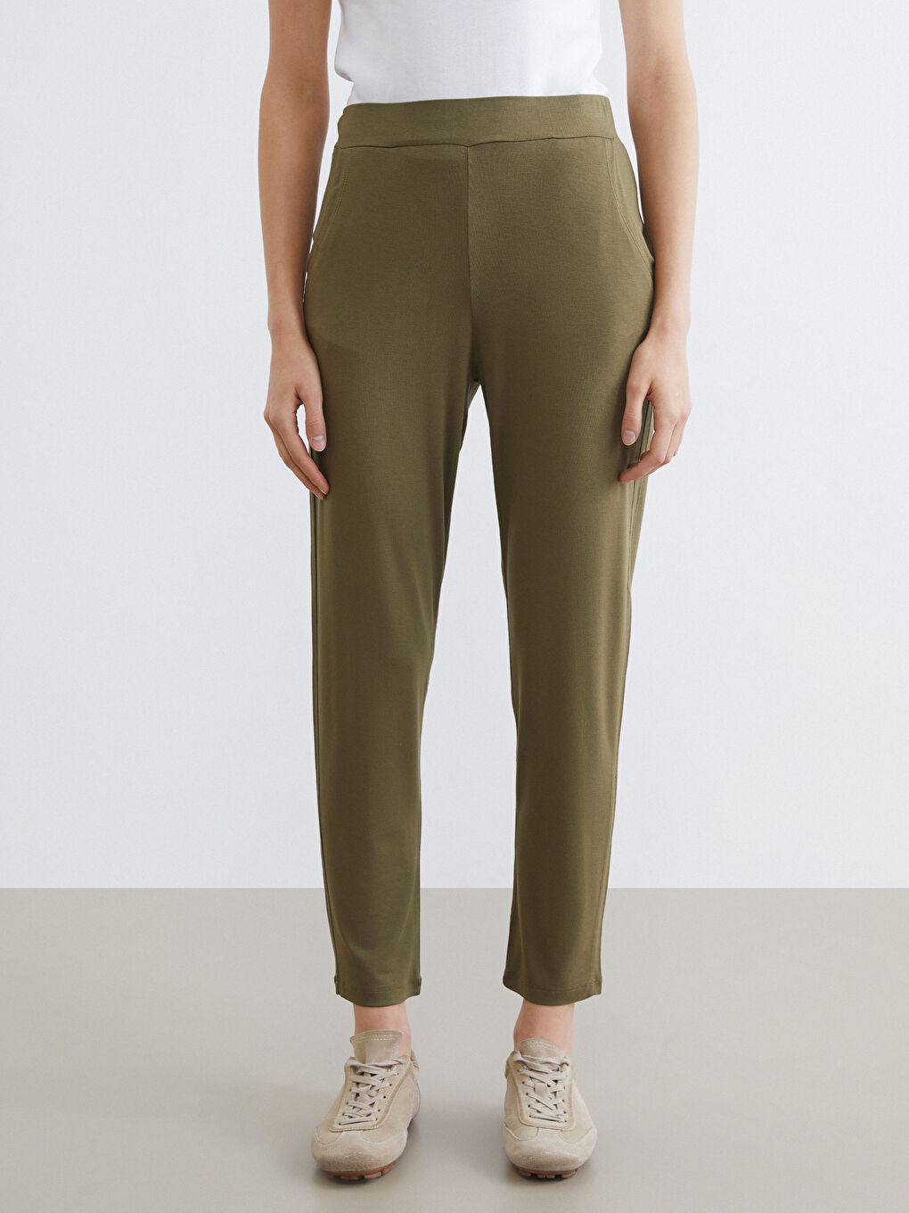 Haki Beli Lastikli Kadın Eşofman Altı-1