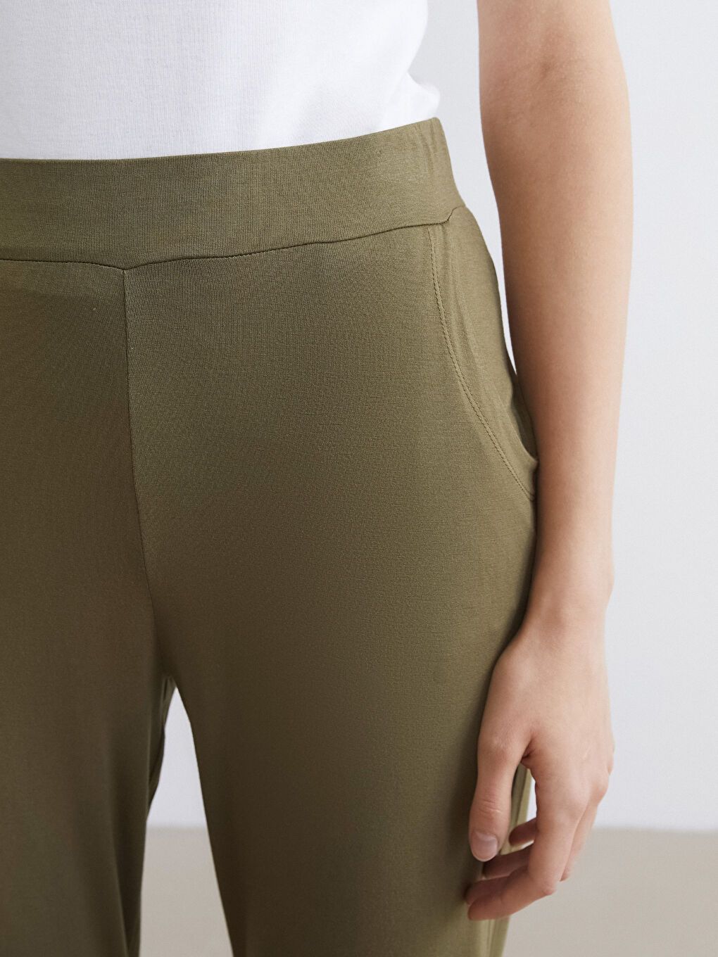 Haki Beli Lastikli Kadın Eşofman Altı-2