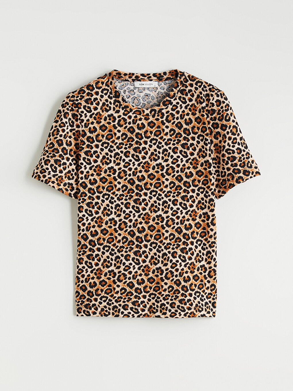 Kahverengi Bisiklet Yaka Leopar Desenli Kadın Tişört-4