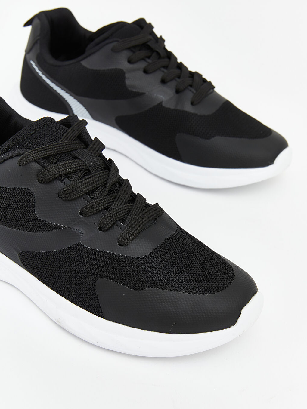 Siyah Bağcıklı Kadın Spor Ayakkabı-2