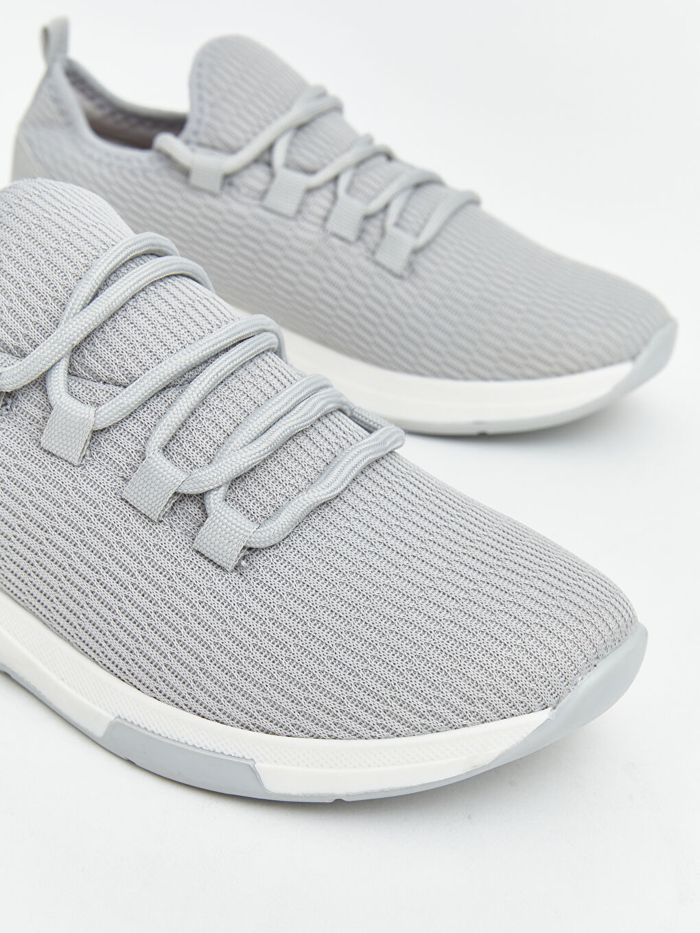 Gri Bağcıklı File Detaylı Kadın Spor Ayakkabı-2