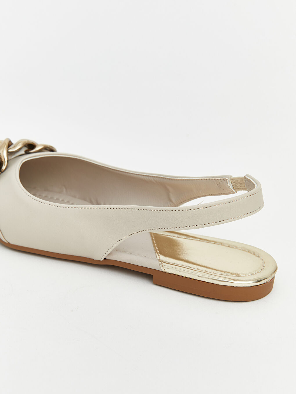 Bej Sivri Burunlu Arkası Açık Zincir Detaylı Babet-4