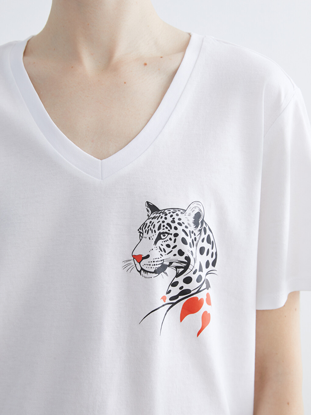 V Neck Printed Women's T-shirt-2