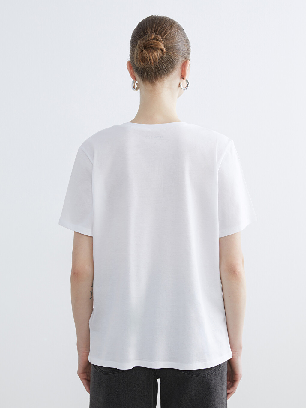 V Neck Printed Women's T-shirt-3