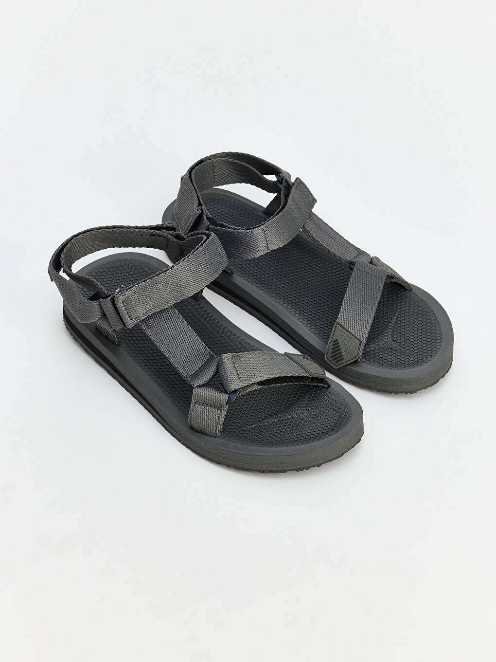Sandalë Me Rripa Të Kryqëzuar Për Burra