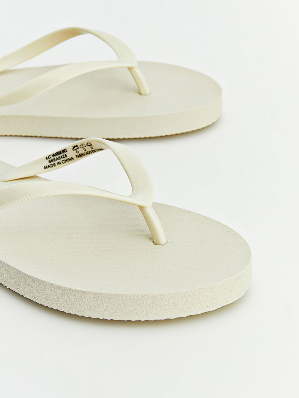 Жіночі пляжні слайдери з перемичкою між пальцями-1