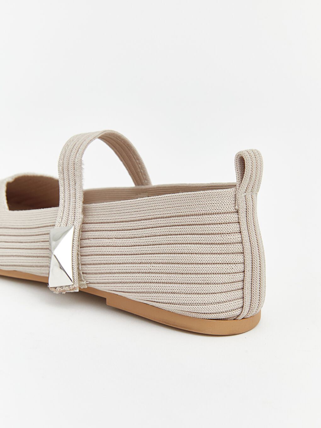 Bej Cırt Cırtlı Kadın Babet-4