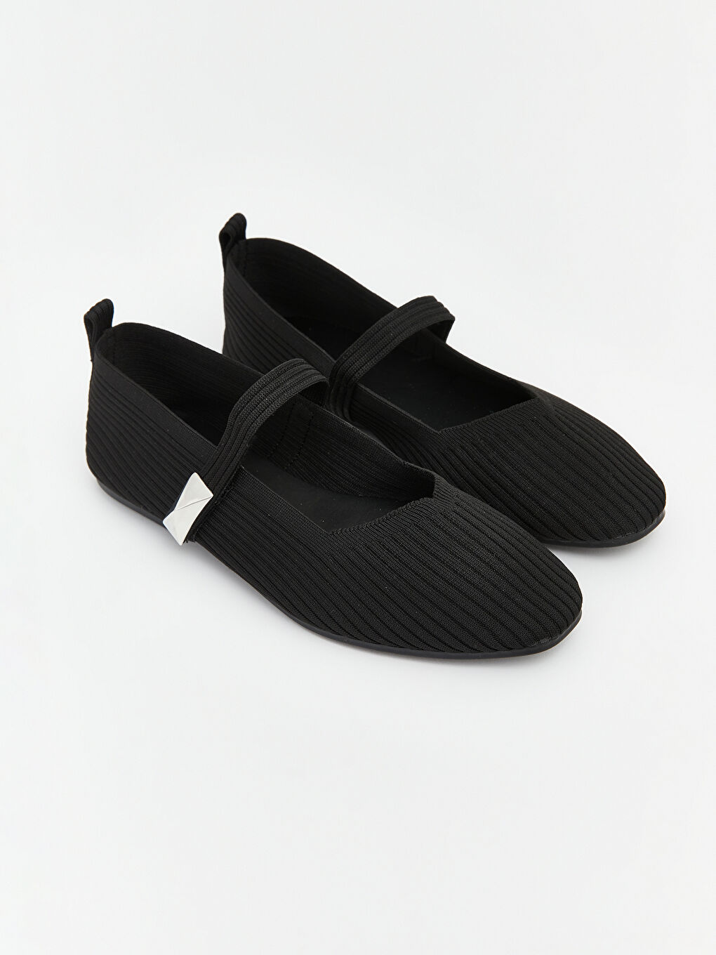 Siyah Cırt Cırtlı Kadın Babet