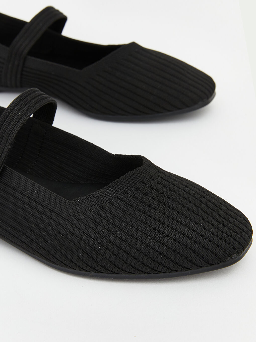 Siyah Cırt Cırtlı Kadın Babet-2