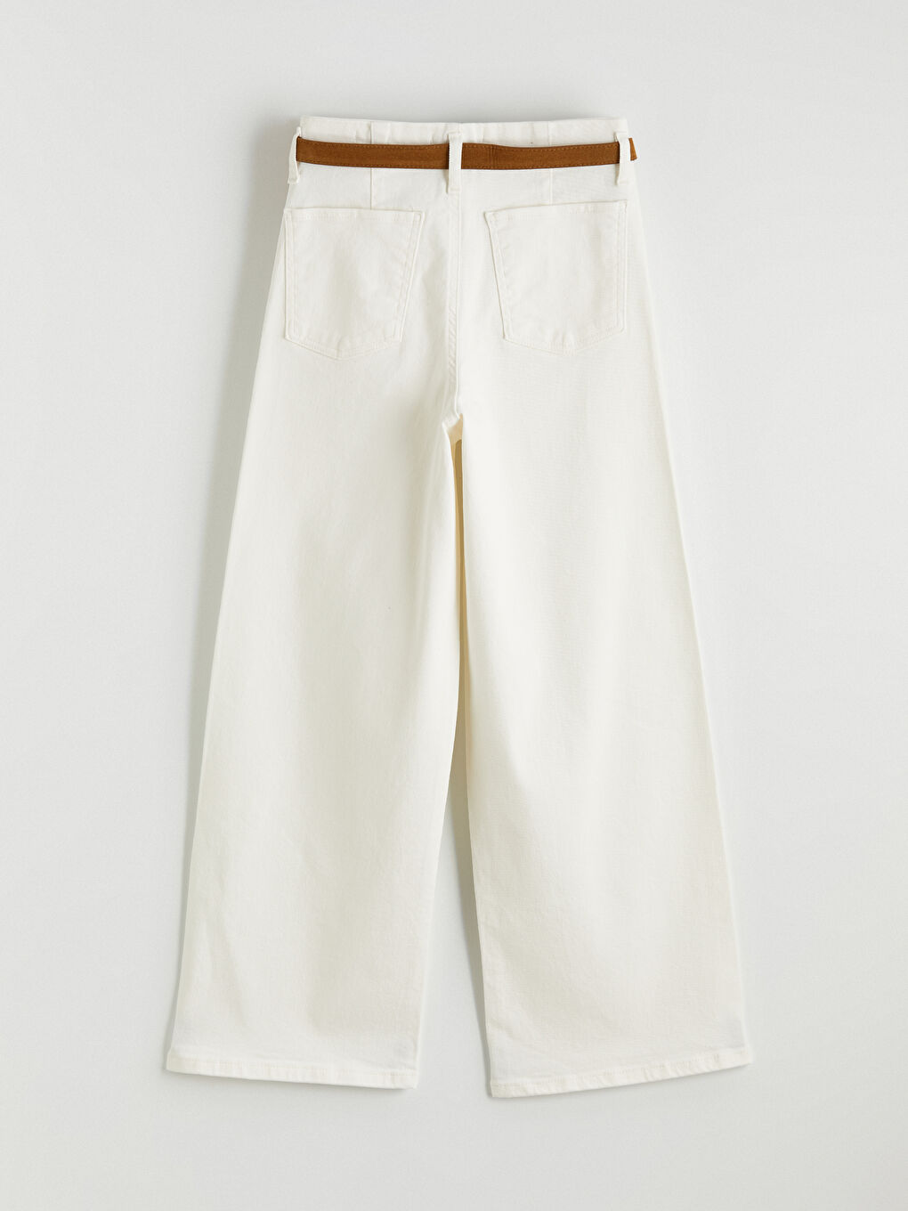 Beyaz Beli Kemerli Wideleg Kadın Jean Pantolon-2